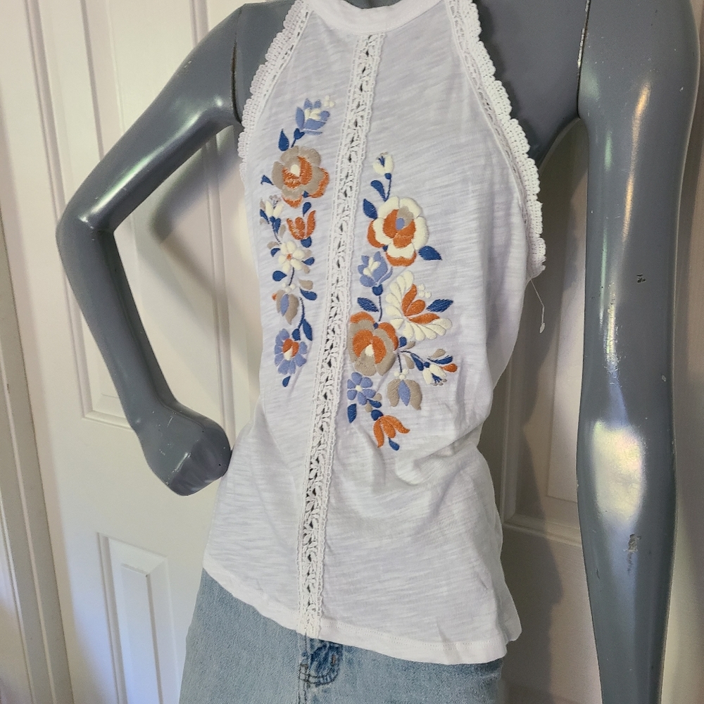 American Rag Tank, Lace and Flowers